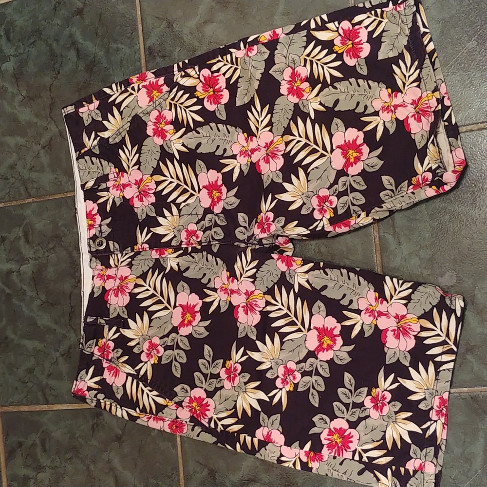 Shorts sz 33 10in inseam